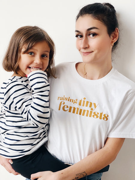 Raising Tiny Feminists T-shirt Weiß
